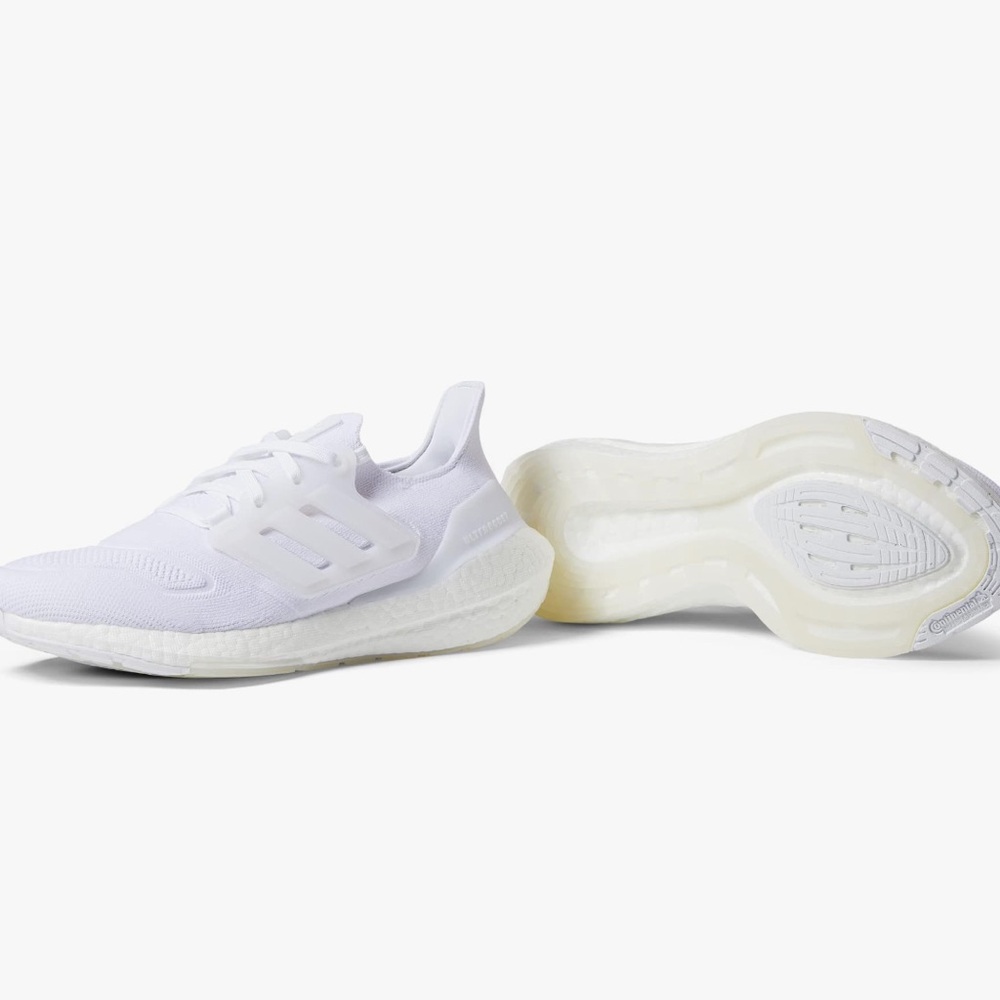 Adidas ultraboost 22 running shoe